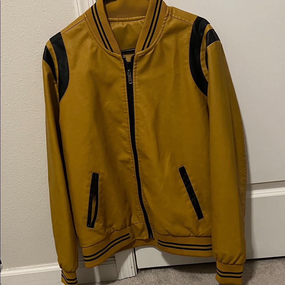 Men's Yellow and Black Jacket
